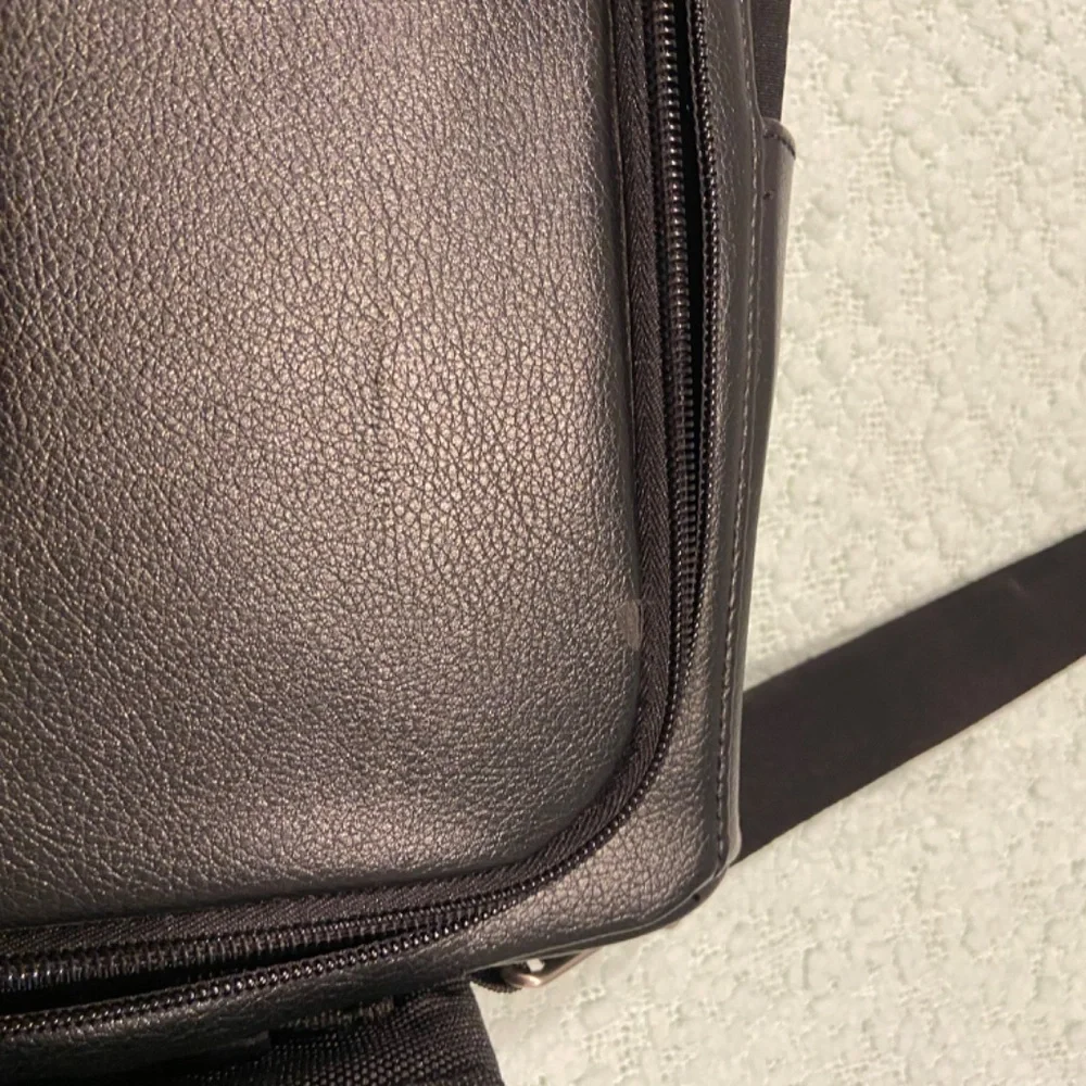Brenthaven Black Laptop Case – Great Condition